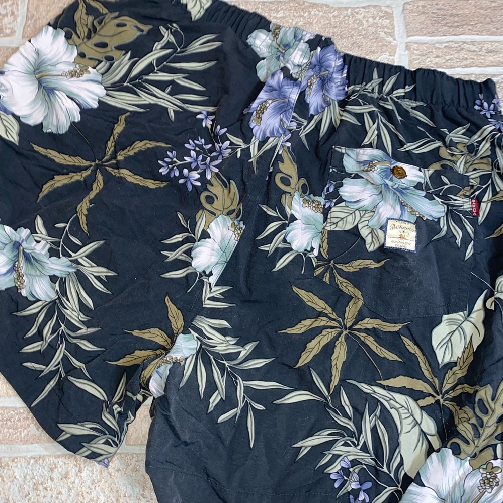 Tommy Bahama Mens Swim Trunks XL Black Floral - Picture 2 of 3